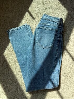 H&M Straight-Leg Women's Jeans in Mid Blue Wash
